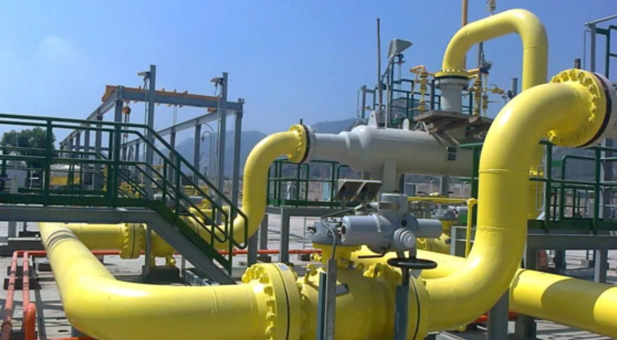 تمديد شبكات الغاز الأرضية